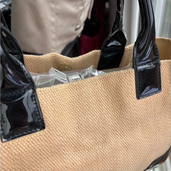Tory Burch Ella Straw Rafia & Black Patent Trim Tote in VGUC - Picture 13 of 16